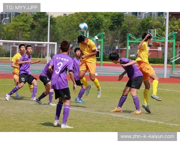 联盟推广足球入学校项目培养校园足球氛围，校园足球如何进行推广